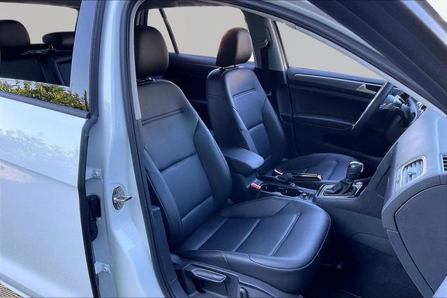 Used 2020 Volkswagen Golf 4-Door FWD image 20