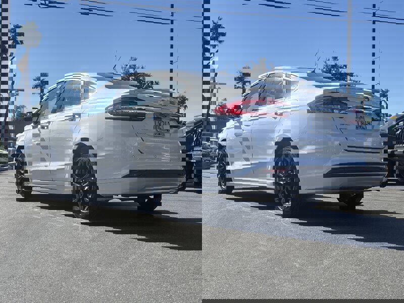 Used 2018 Ford Fusion SE w/ Equipment Group 201A image 6