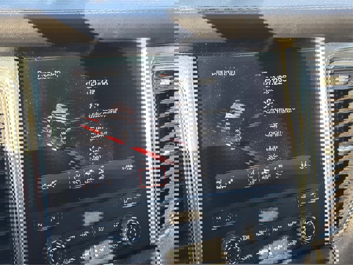 Used 2017 Porsche Macan Turbo image 37