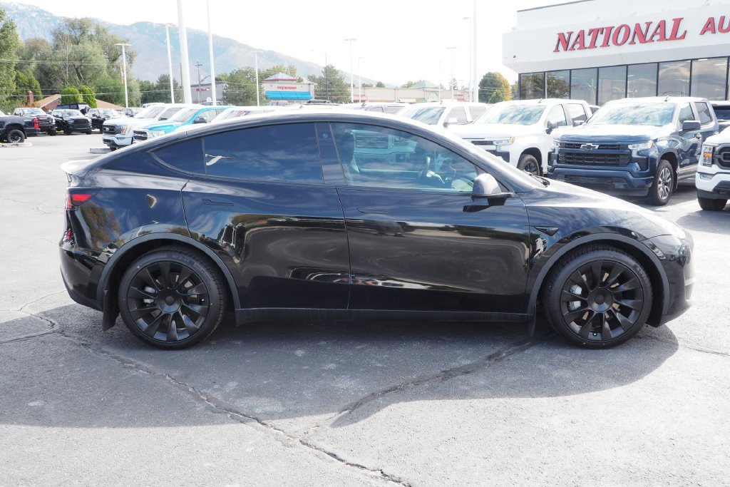 Used 2023 Tesla Model Y Long Range AWD/4WD image 4