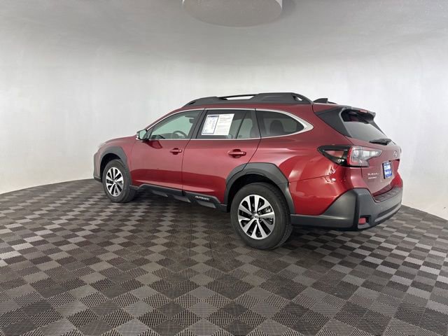 Used 2025 Subaru Outback Premium w/ Popular Package #1A image 10