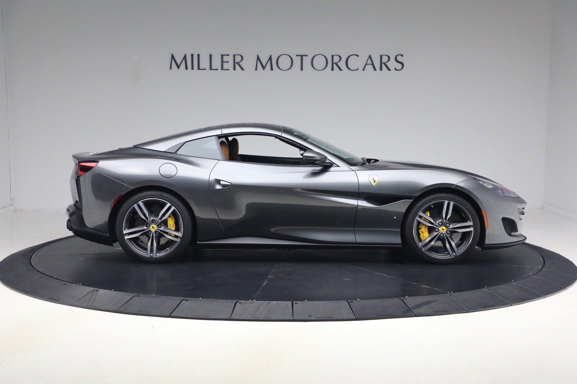 Certified 2019 Ferrari Portofino RWD image 34