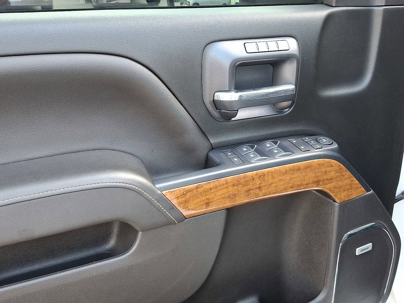 Used 2018 Chevrolet Silverado 3500 High Country w/ Duramax Plus Package image 13