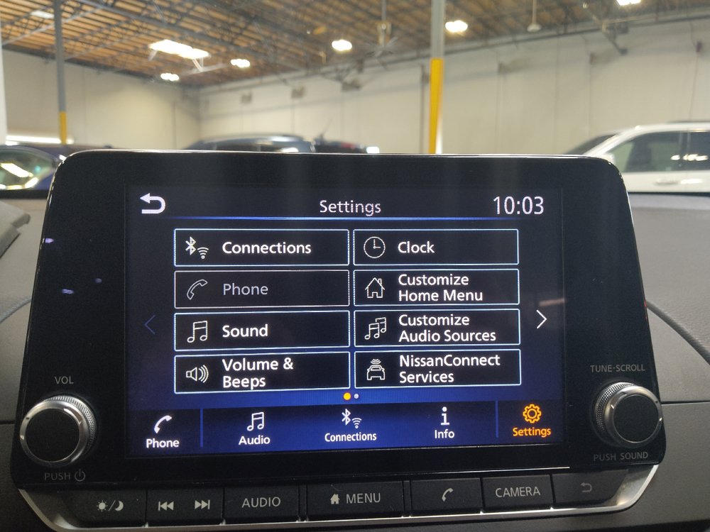 Used 2025 Nissan Altima 2.5 SV FWD image 25