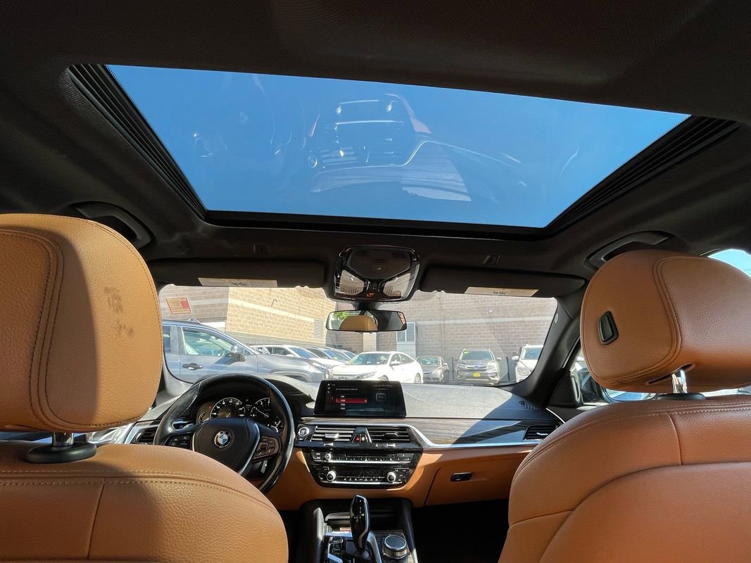 Used 2019 BMW 530i xDrive image 11