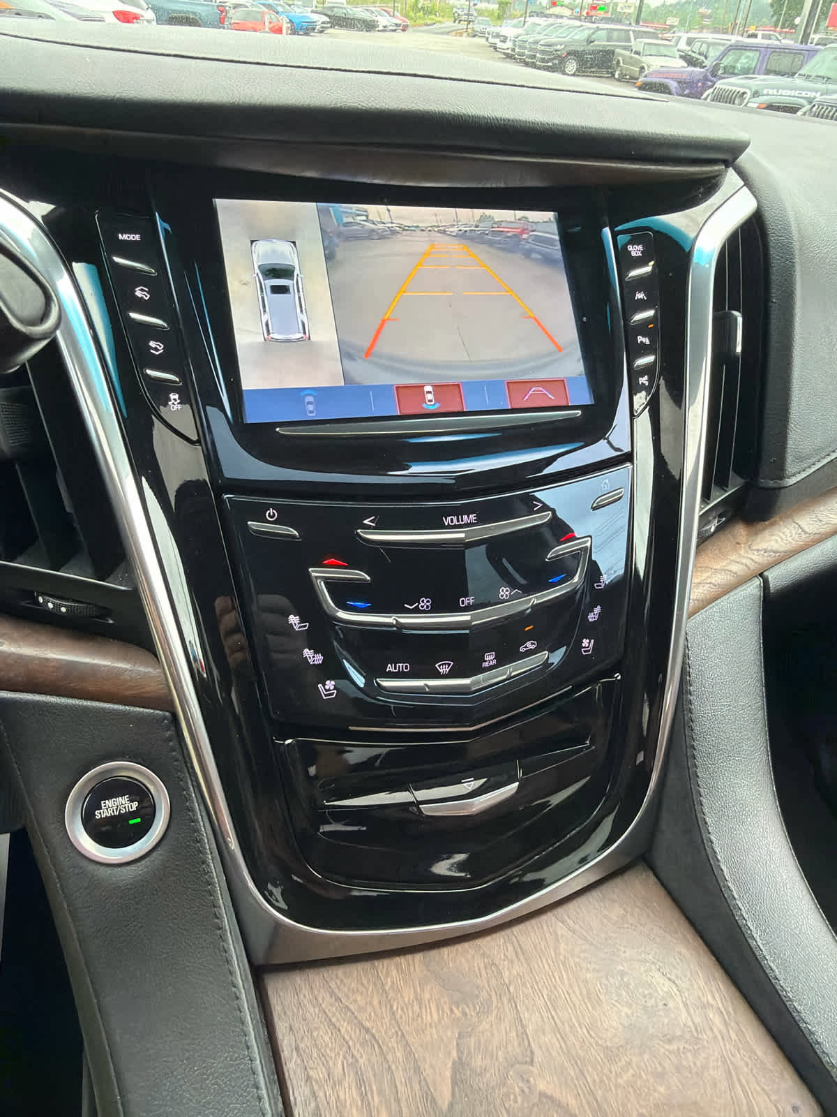 Used 2017 Cadillac Escalade Premium Luxury RWD image 18