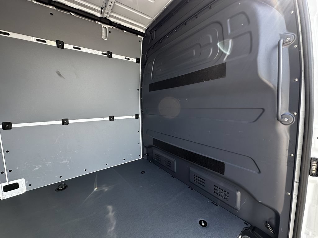 Used 2025 Mercedes-Benz Sprinter 2500 image 19