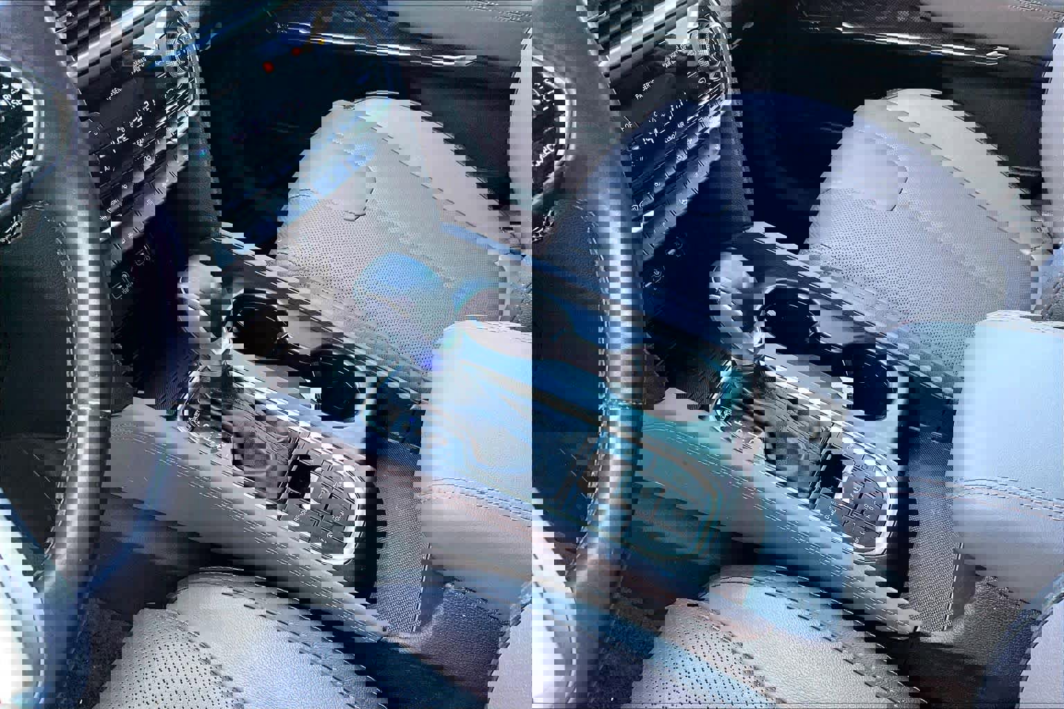 Used 2019 Hyundai Santa Fe SEL w/ Cargo Package image 17