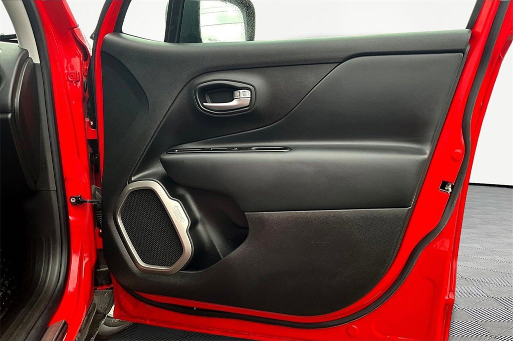 Used 2022 Jeep Renegade Latitude image 23