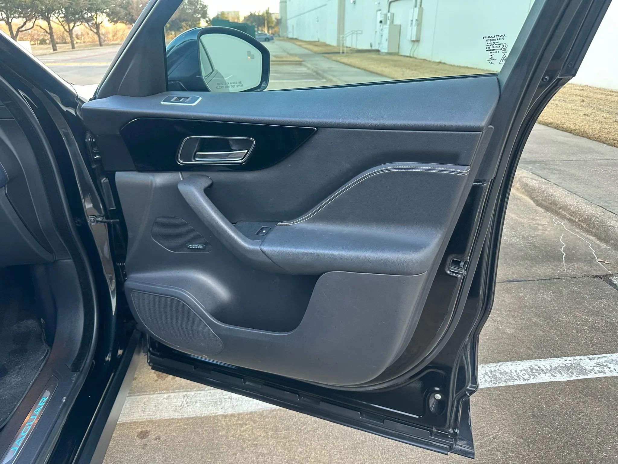 Used 2019 Jaguar F-PACE S AWD/4WD image 29