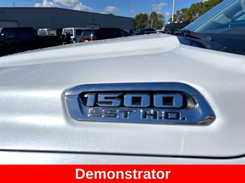 New 2025 RAM 1500 Limited w/ Off Road Group image 4