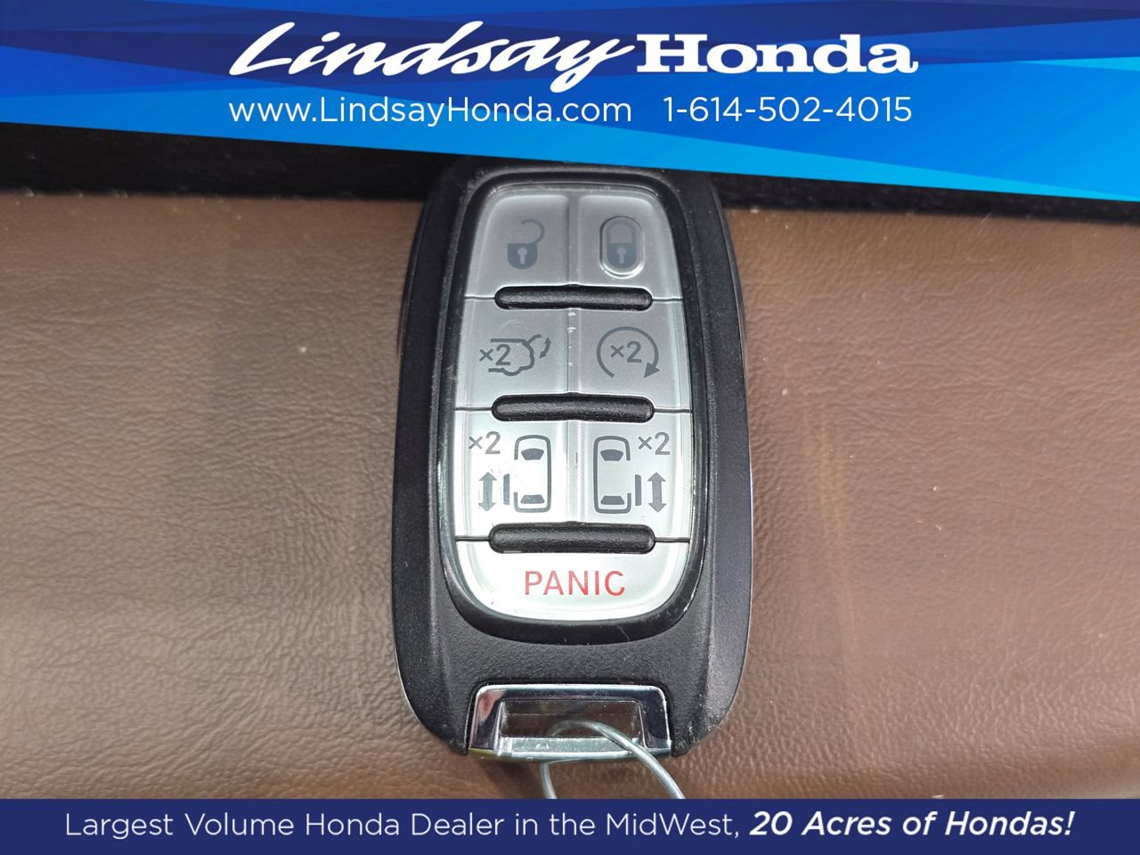 Used 2017 Chrysler Pacifica Limited w/ UConnect Theater Package FWD image 22