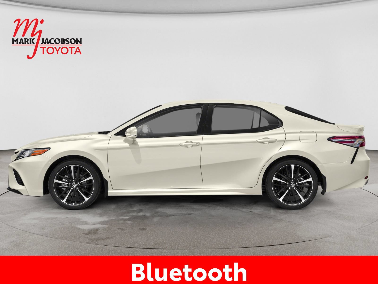 Used 2020 Toyota Camry XSE FWD image 5