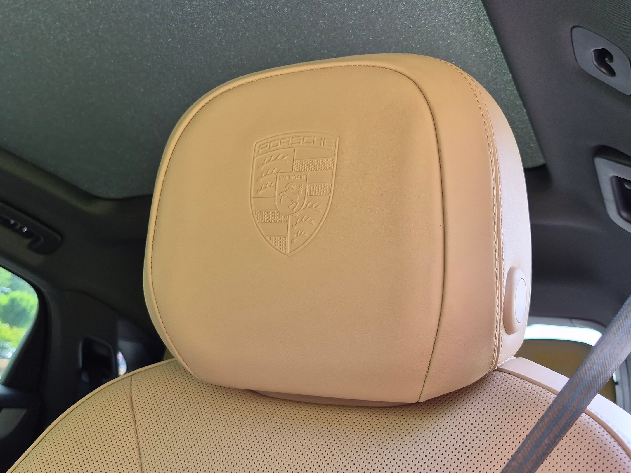 New 2026 Porsche Cayenne Coupe AWD/4WD image 6