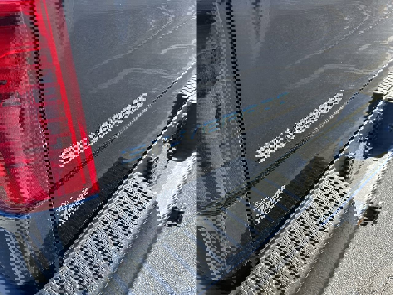 Used 2023 Chevrolet Silverado 1500 Custom image 11