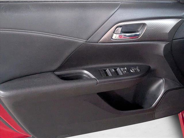 Used 2017 Honda Accord Sport image 9