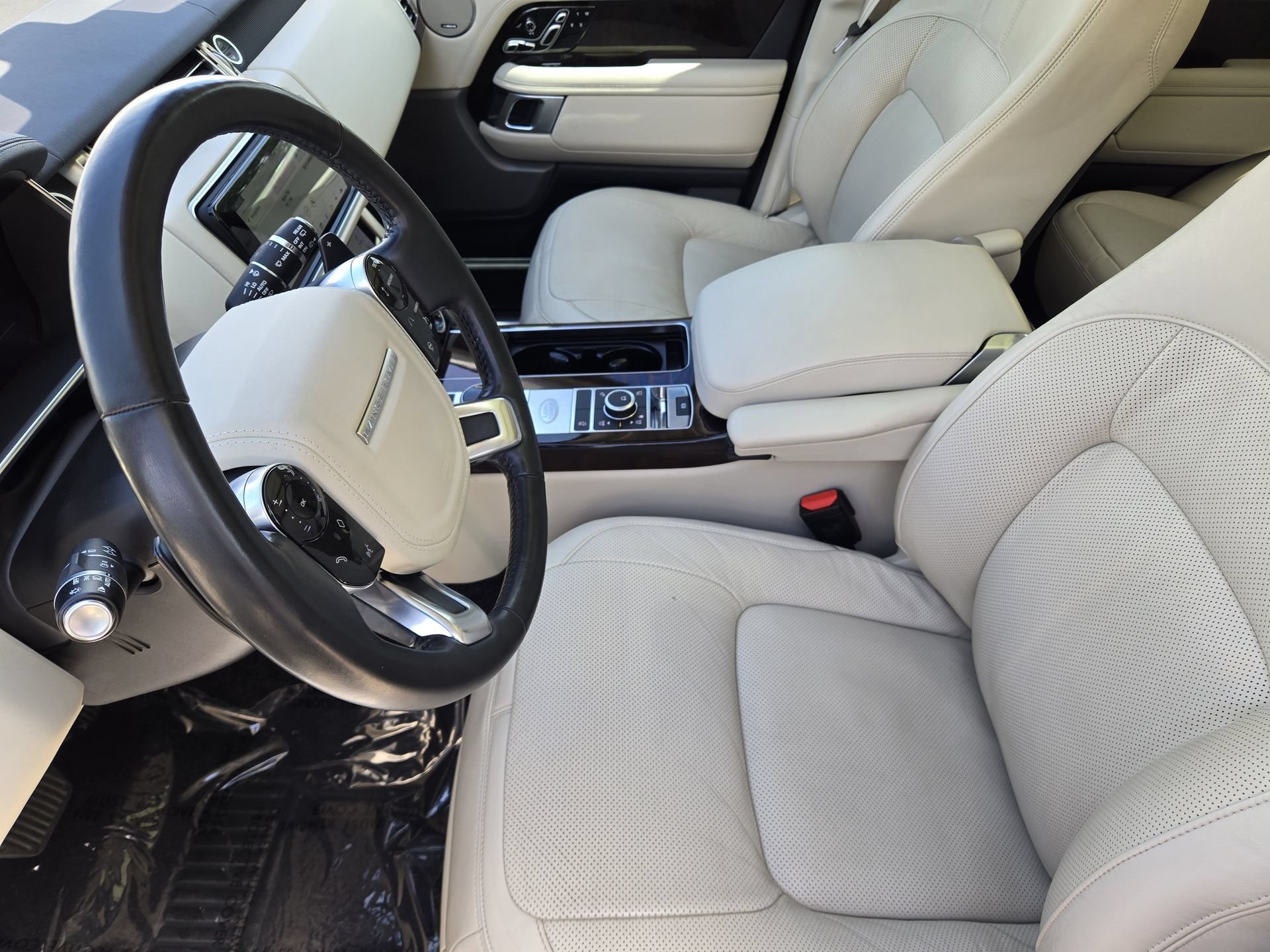 Used 2018 Land Rover Range Rover Supercharged AWD/4WD image 3