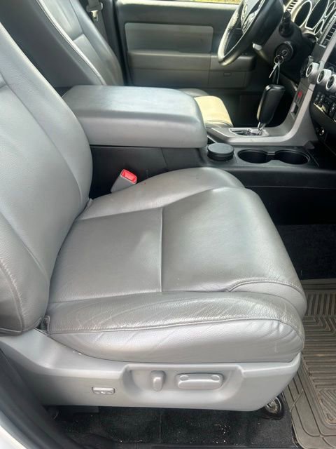 Used 2016 Toyota Sequoia SR5 w/ Premium Package image 3