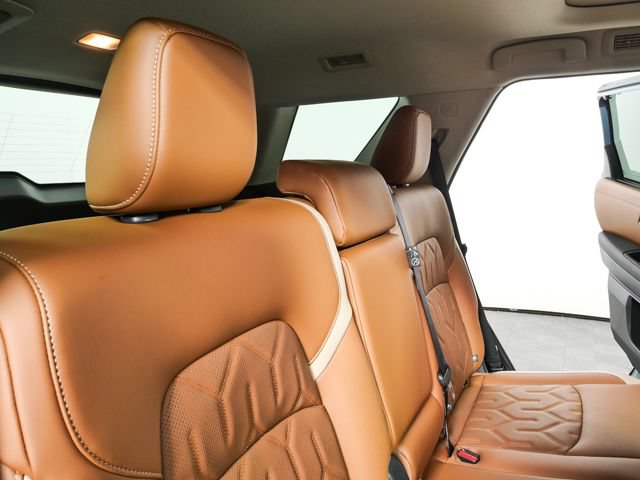 Used 2026 Nissan Pathfinder Platinum w/ Cargo Package FWD image 30