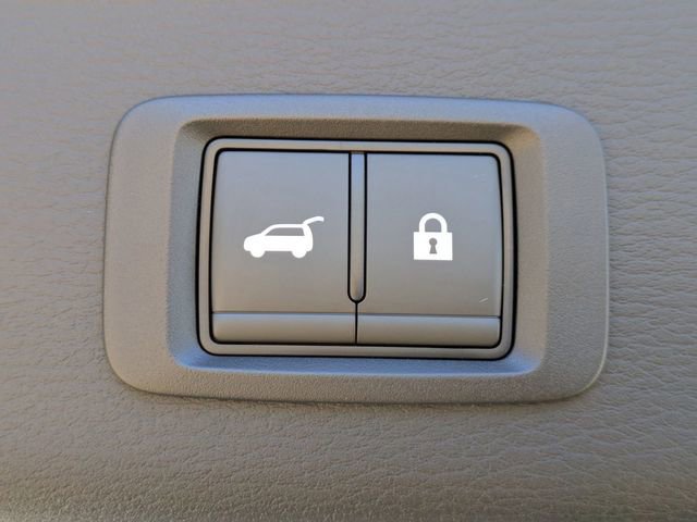 New 2026 Mitsubishi Outlander SE image 14