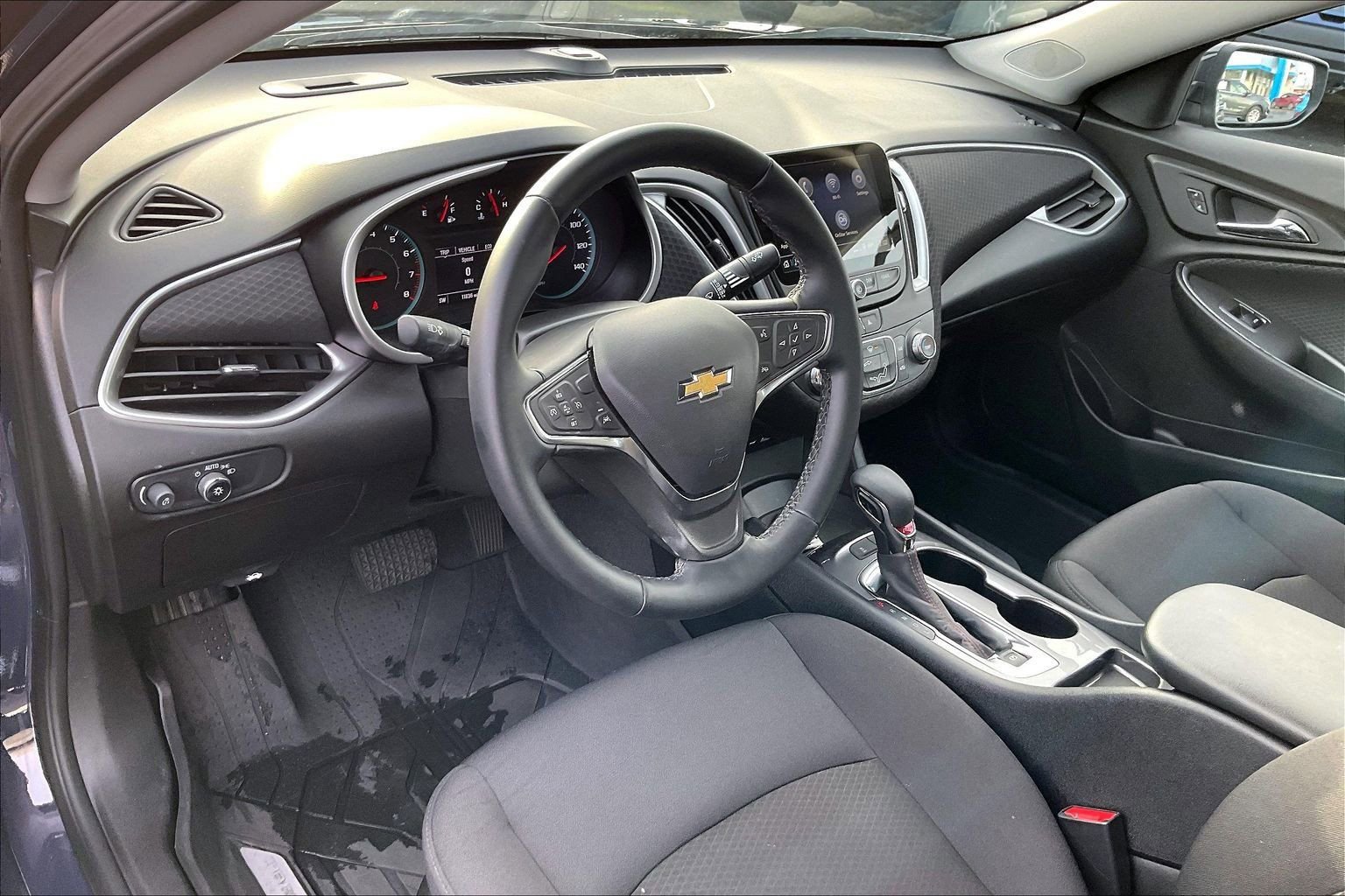 Used 2025 Chevrolet Malibu RS w/ LPO, Floor Liner Package image 12