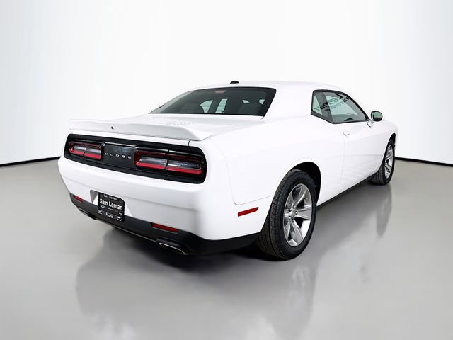 Used 2022 Dodge Challenger SXT image 7