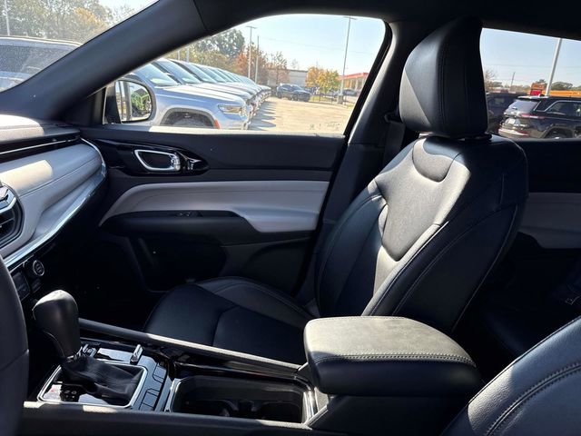 Used 2024 Jeep Compass Limited w/ Sun and Sound Group image 19