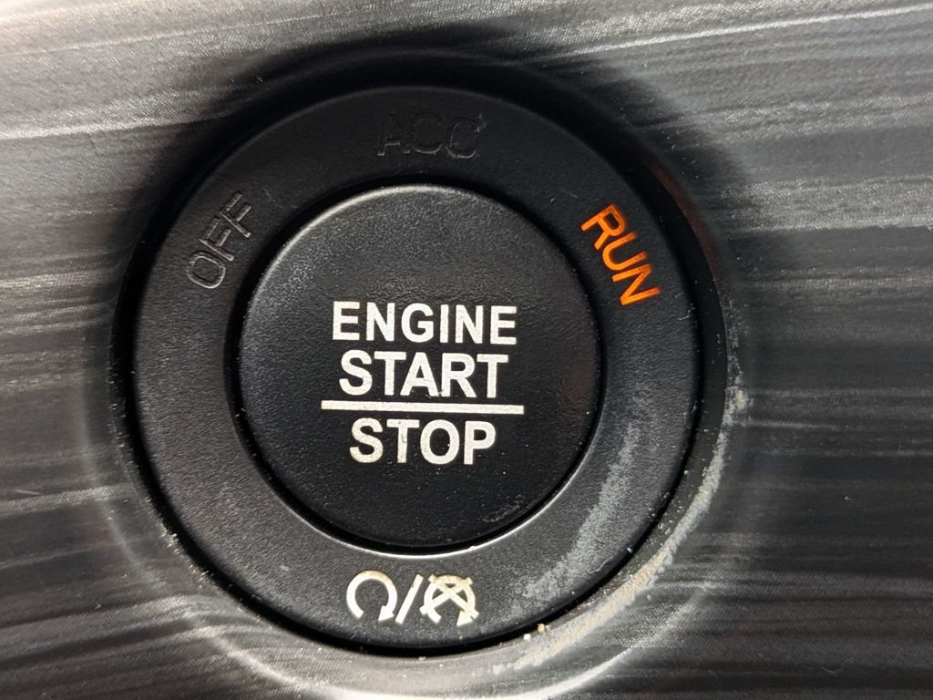 Used 2019 Jeep Grand Cherokee Altitude RWD image 28
