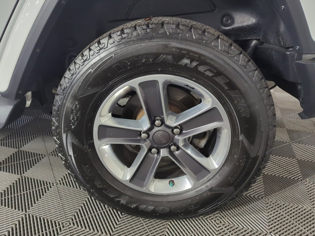 Used 2019 Jeep Wrangler Unlimited Sahara image 10