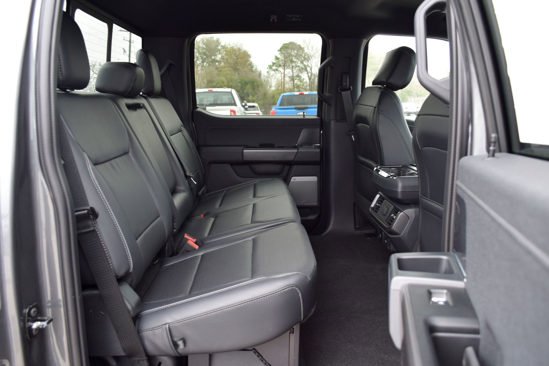 New 2025 Ford F150 Lariat w/ Equipment Group 501A Mid image 22