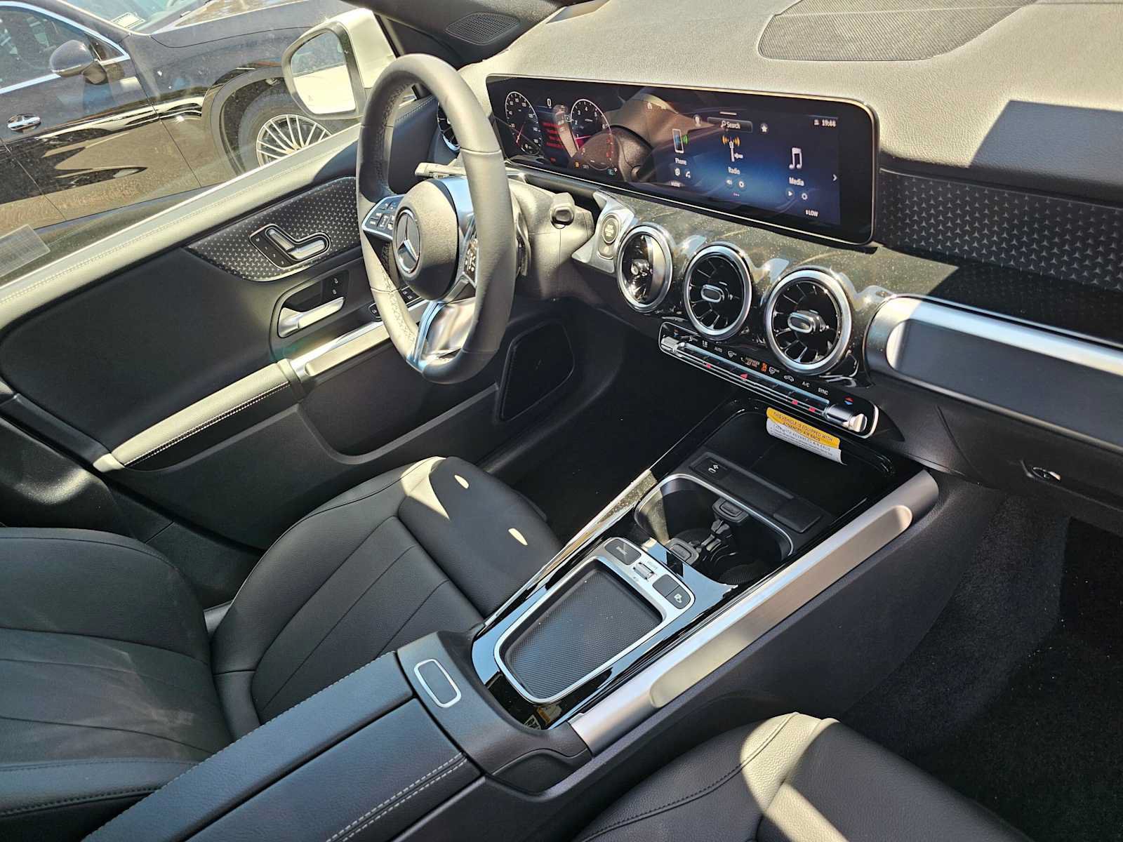New 2026 Mercedes-Benz GLB 250 image 11