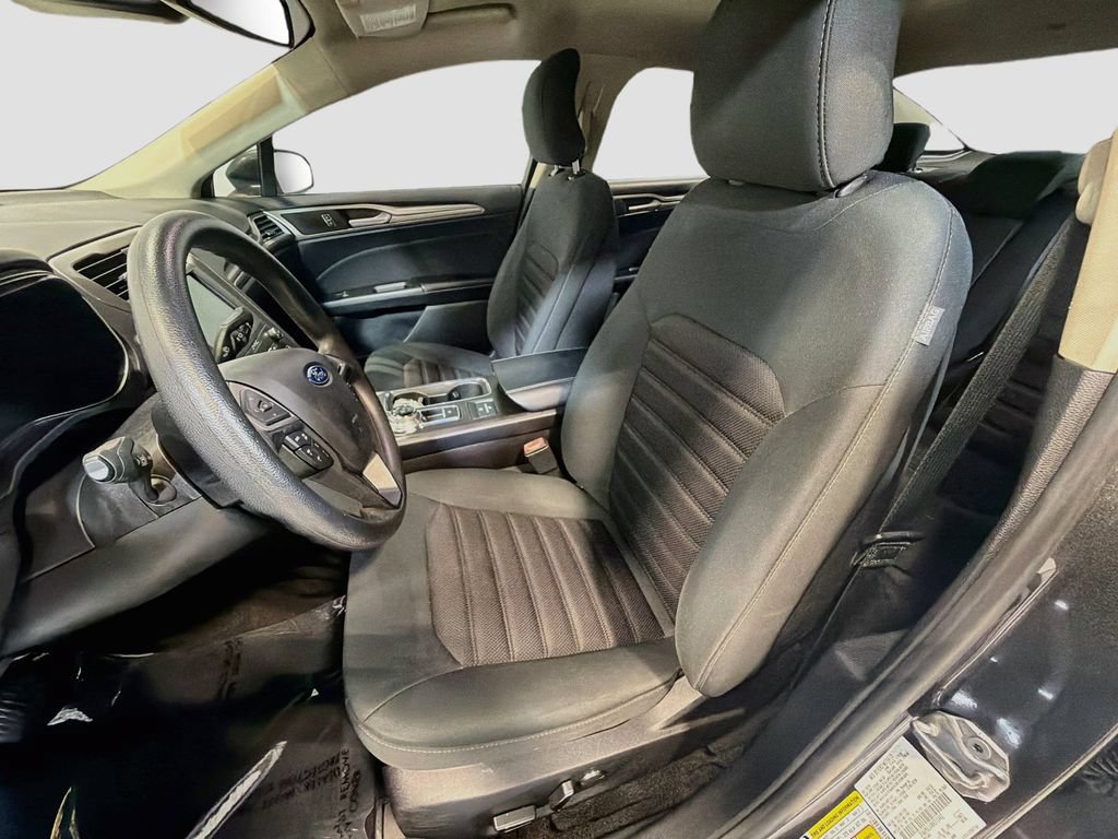 Used 2019 Ford Fusion SE FWD image 22