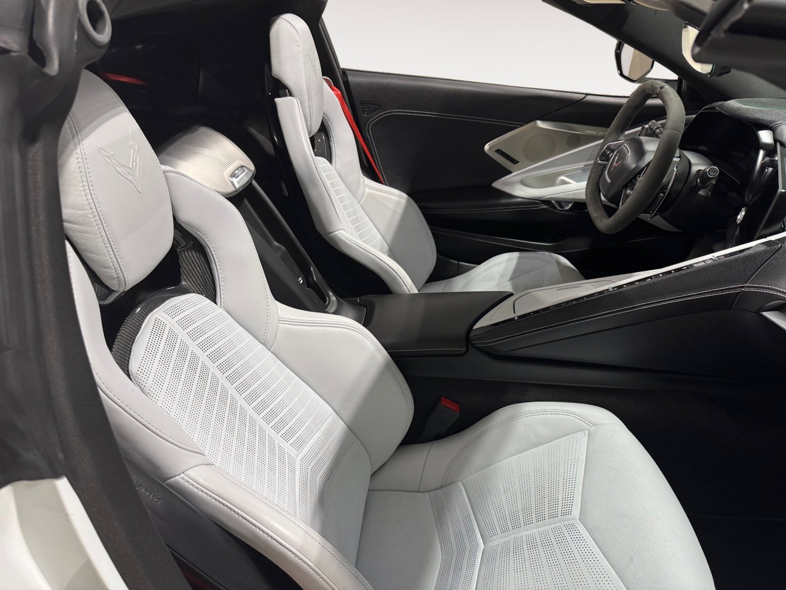 Used 2024 Chevrolet Corvette Stingray image 17