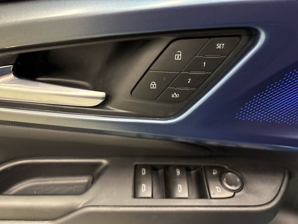 New 2026 Chevrolet Equinox EV LT w/ Convenience Package II AWD/4WD image 14