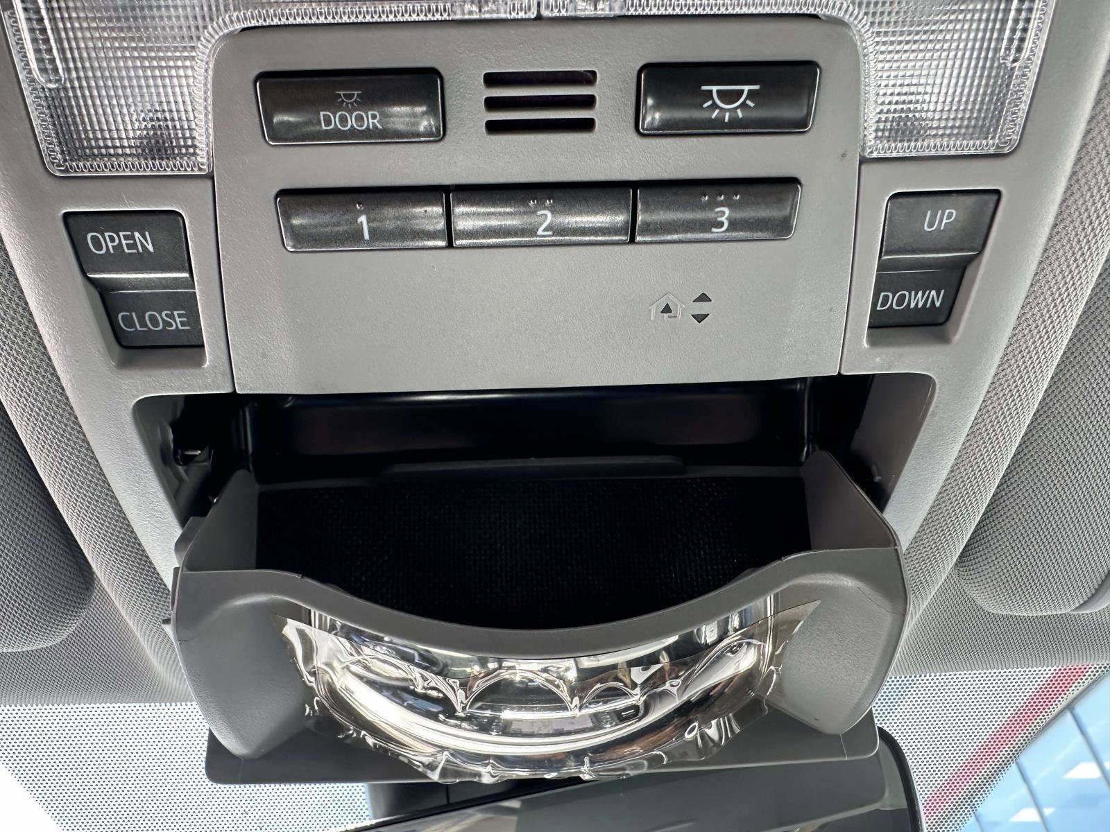 Used 2019 Toyota Highlander XLE AWD/4WD image 38