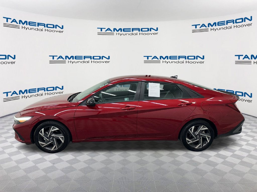 Used 2025 Hyundai Elantra Sport w/ Cargo Package FWD image 2
