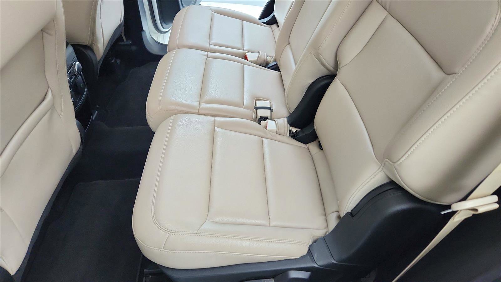 Used 2021 Ford Explorer XLT w/ Equipment Group 202A image 13