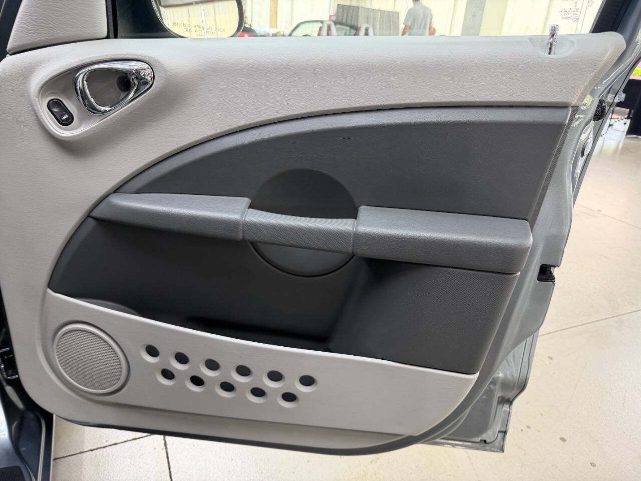 Used 2010 Chrysler PT Cruiser FWD image 16
