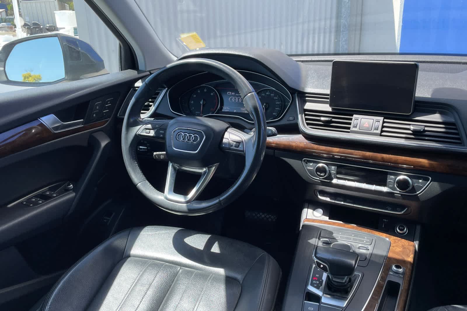 Used 2019 Audi Q5 2.0T Premium w/ Convenience Package AWD/4WD image 4