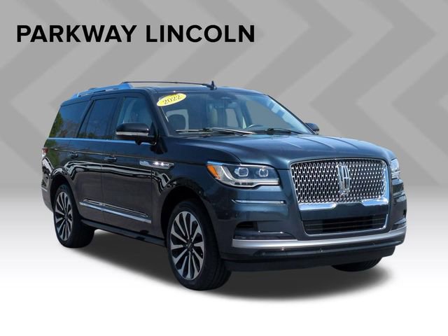 Used 2022 Lincoln Navigator Reserve image 3