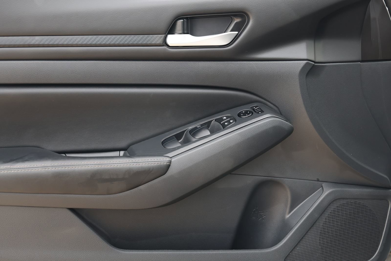 Used 2025 Nissan Altima 2.5 SV image 24