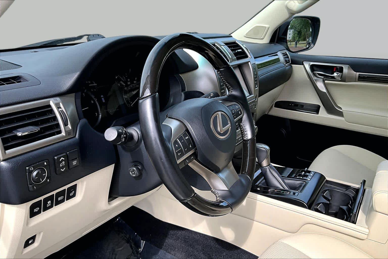 Used 2021 Lexus GX 460 Premium w/ Premium Package AWD/4WD image 18