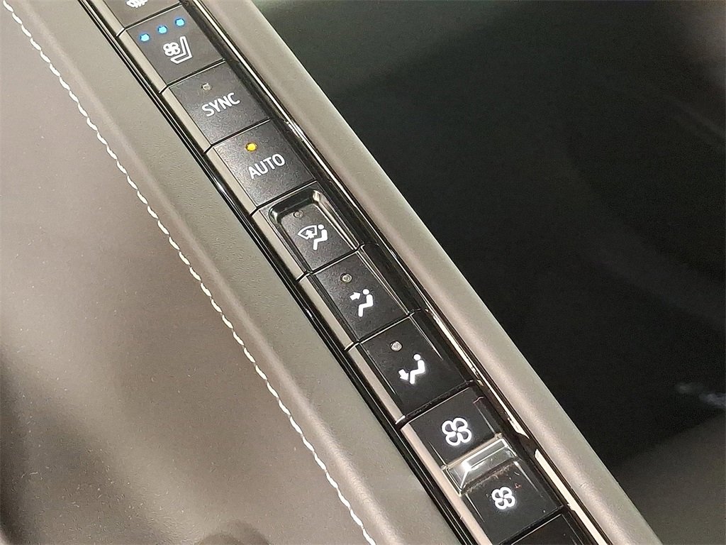 Used 2021 Chevrolet Corvette Stingray Premium Conv w/ Battery Protection Package image 19