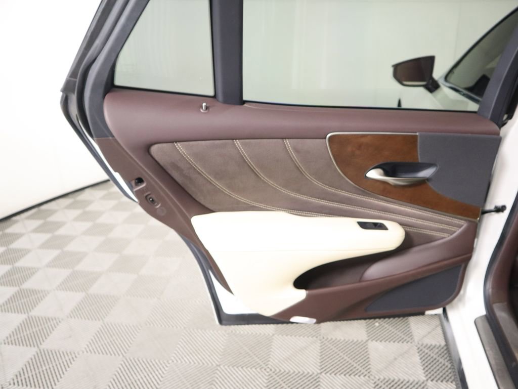 Used 2018 Lexus LS 500 w/ Accessory Package (Z2) image 27