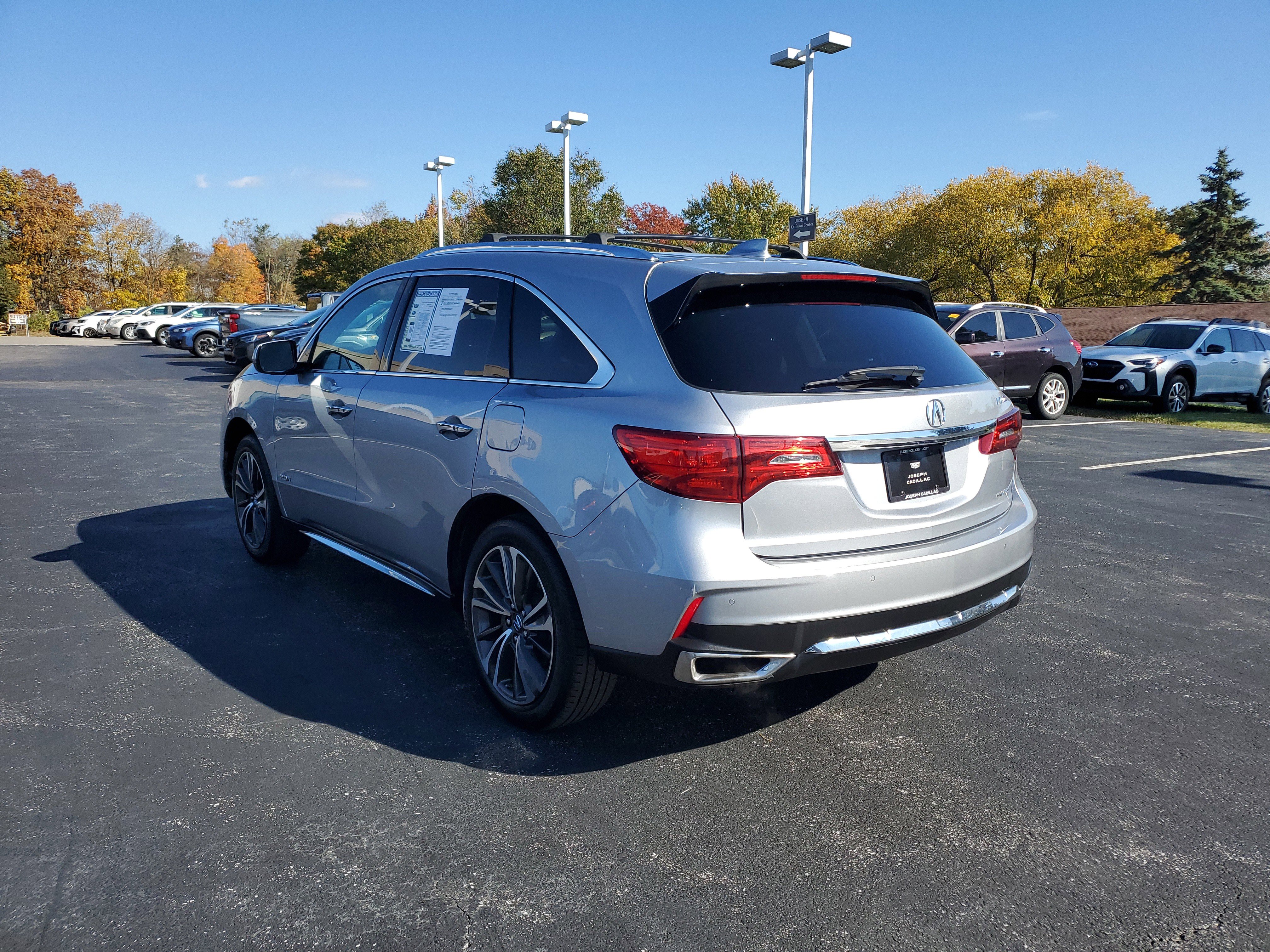 Used 2020 Acura MDX SH-AWD w/ Technology Package image 2