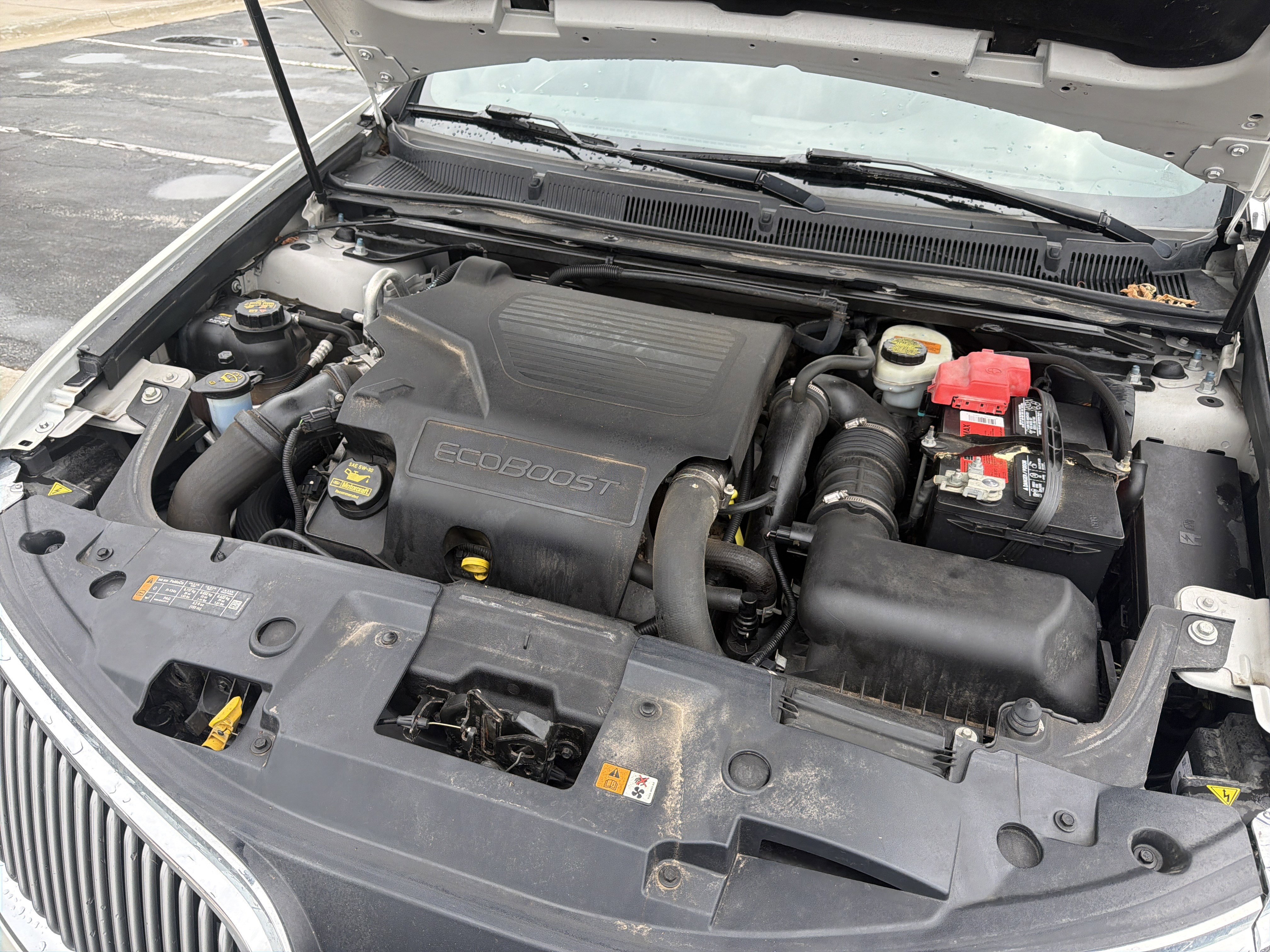 Used 2013 Lincoln MKS AWD image 30