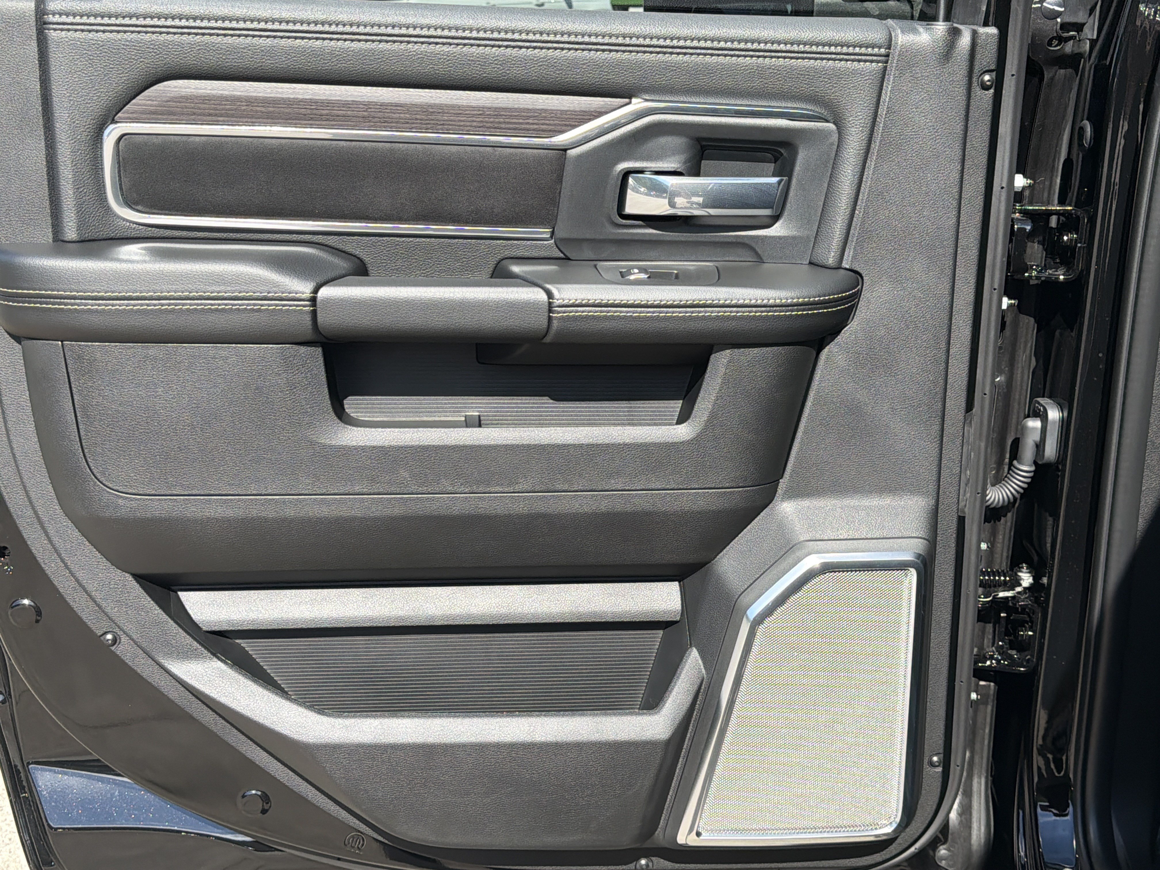 New 2027 RAM 5500 4x4 Crew Cab image 21