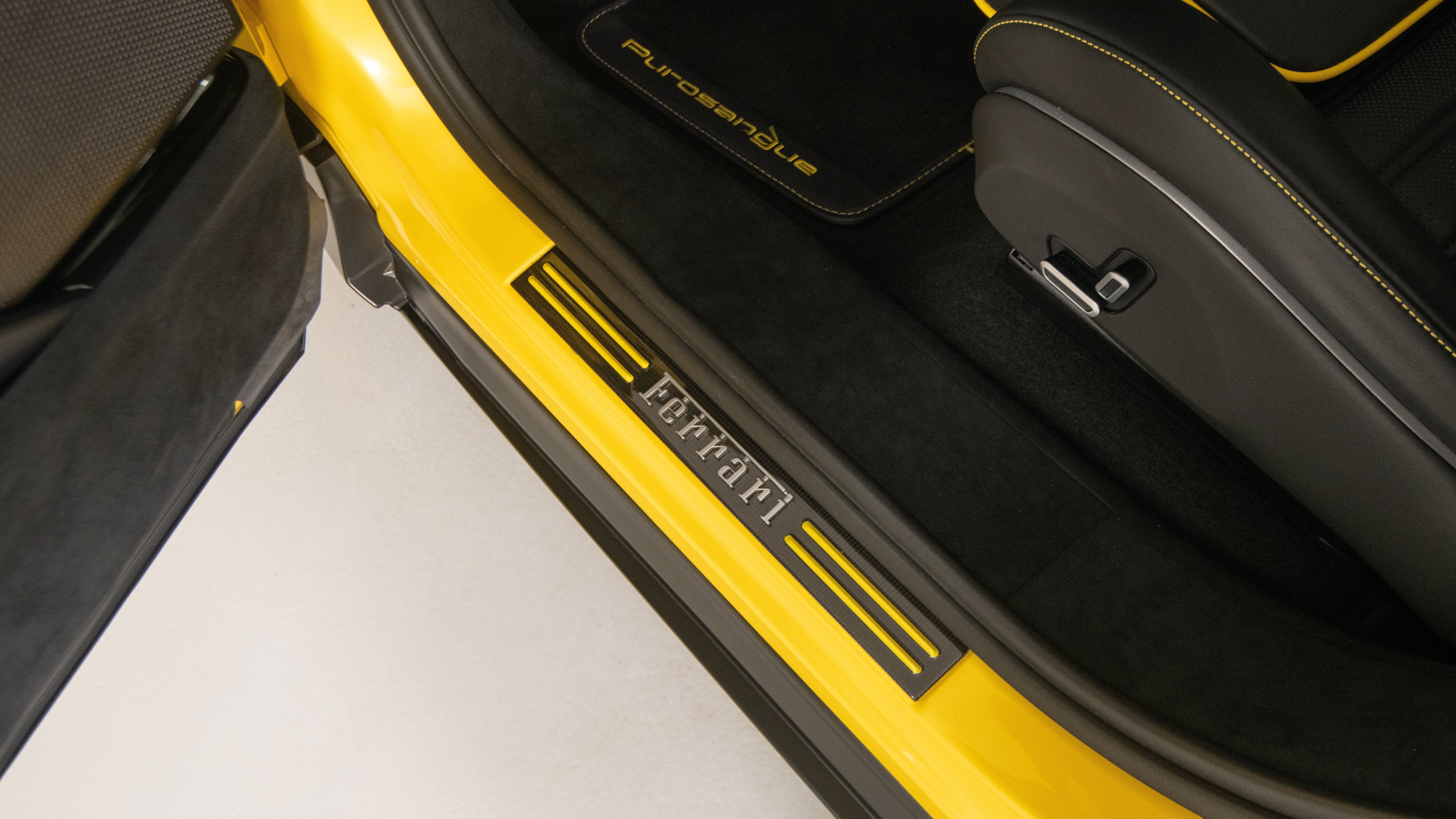 Certified 2025 Ferrari Purosangue AWD/4WD image 18