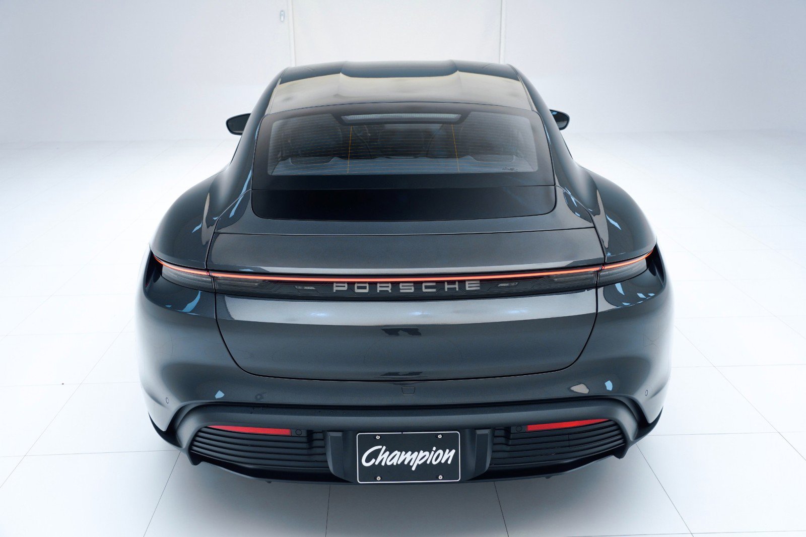 New 2026 Porsche Taycan image 10