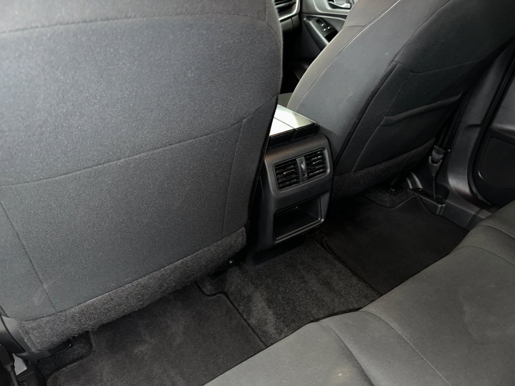 Used 2024 Nissan Rogue S FWD image 18